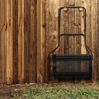 Costway Spandiconcime con impugnatura pratica chiusure laterali e rullo a rete, Spanditerriccio in metallo larghezza 68 cm Nero Costway Spandiconcime con impugnatura pratica chiusure laterali e rullo a rete, Spanditerriccio in metallo larghezza 68 cm Nero