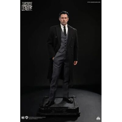 Queen Studios Figura Justice League Bruce Wayne Queen Studios Figura Justice League Bruce Wayne