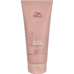 Balsamo rinfrescante per biondo freddo Wella Professionals Invigo Blonde Recharge - 200ml Balsamo rinfrescante per biondo freddo Wella Professionals Invigo Blonde Recharge - 200ml