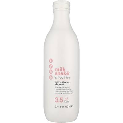 Milk Shake Smoothies Emulsione Attivante Leggera - Colore Capelli - 950ml Milk Shake Smoothies Emulsione Attivante Leggera - Colore Capelli - 950ml