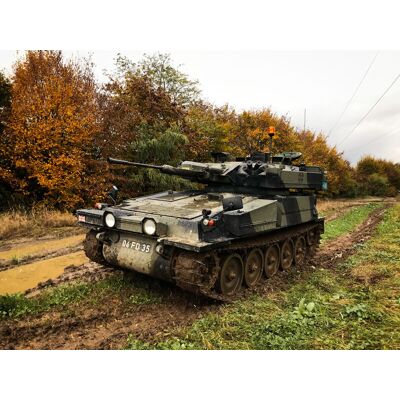 Smartbox Apokas Paintball: esperienza di guida su un carro armato antifanteria Smartbox Apokas Paintball: esperienza di guida su un carro armato antifanteria