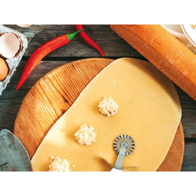 Smartbox Accademia della Pasta di Cristina Lunardini: 5 corsi online per mettere le mani in pasta Smartbox Accademia della Pasta di Cristina Lunardini: 5 corsi online per mettere le mani in pasta
