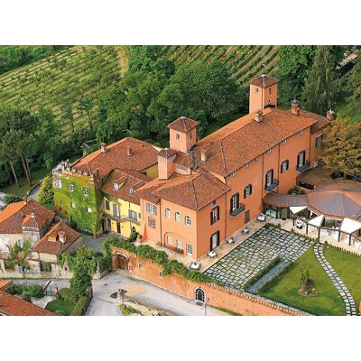 SMARTBOX Castello Rosso Cofanetto Regalo - Soggiorno romantico in un castello storico SMARTBOX Castello Rosso Cofanetto Regalo - Soggiorno romantico in un castello storico
