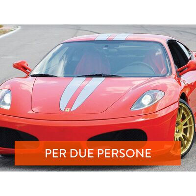 Smartbox Passione adrenalina: 2 emozionanti giri su Ferrari F430 o F458 per 2 impavidi amici Smartbox Passione adrenalina: 2 emozionanti giri su Ferrari F430 o F458 per 2 impavidi amici