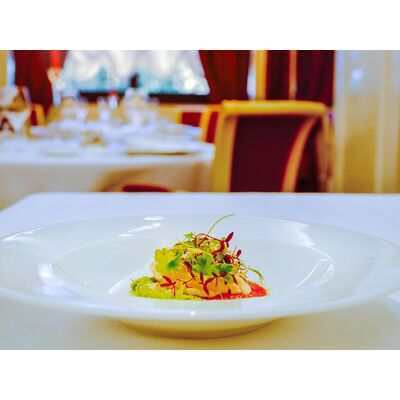 Smartbox Lussuosa fuga gourmet: 2 notti in hotel 5* con 2 cene Smartbox Lussuosa fuga gourmet: 2 notti in hotel 5* con 2 cene
