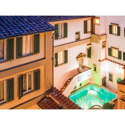 Smartbox Fuga di 1 notte a Firenze con camera Premium e accesso Spa al Rivoli Boutique Hotel 4* Smartbox Fuga di 1 notte a Firenze con camera Premium e accesso Spa al Rivoli Boutique Hotel 4*