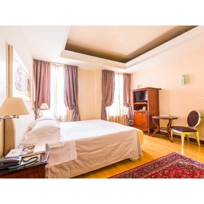 Smartbox 1 notte in camera Deluxe con colazione al 4* Liassidi Palace Hotel vicino a Piazza San Marco Smartbox 1 notte in camera Deluxe con colazione al 4* Liassidi Palace Hotel vicino a Piazza San Marco