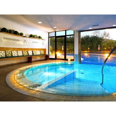 Smartbox Pausa di lusso: 2 notti in hotel 4* con cena, accesso Spa e degustazione di Prosecco Smartbox Pausa di lusso: 2 notti in hotel 4* con cena, accesso Spa e degustazione di Prosecco