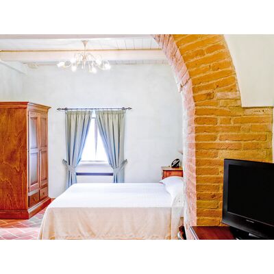 Smartbox Romantica fuga nelle Marche: 1 notte in Suite in hotel 4* Smartbox Romantica fuga nelle Marche: 1 notte in Suite in hotel 4*