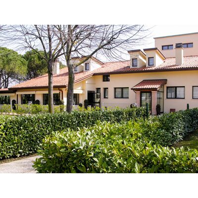 Smartbox Lontano dalla folla: 1 notte con colazione in un resort a Mestre Smartbox Lontano dalla folla: 1 notte con colazione in un resort a Mestre