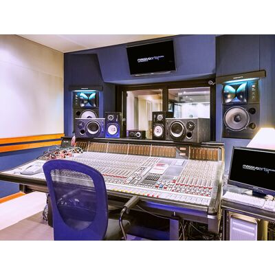 Smartbox Passione per la musica: sessione di registrazione in studio professionale con fonico Smartbox Passione per la musica: sessione di registrazione in studio professionale con fonico