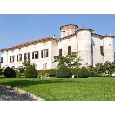 Smartbox 1 notte con aperitivo e visita guidata al Castello di Rocca Grimalda nel Basso Piemonte Smartbox 1 notte con aperitivo e visita guidata al Castello di Rocca Grimalda nel Basso Piemonte