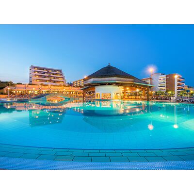 Smartbox Terme e mare a Bibione: 1 notte con cena e centro termale in un hotel a 5* Smartbox Terme e mare a Bibione: 1 notte con cena e centro termale in un hotel a 5*
