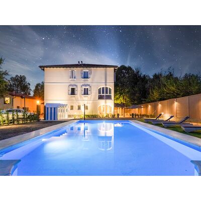 Smartbox Nel cuore dell'Emilia Romagna: 1 notte in hotel 4* con idromassaggio in Bolla e Prosecco Smartbox Nel cuore dell'Emilia Romagna: 1 notte in hotel 4* con idromassaggio in Bolla e Prosecco