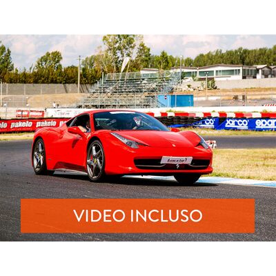 Smartbox Emozioni in pista a Castelletto di Branduzzo con 3 giri in Ferrari 458 Smartbox Emozioni in pista a Castelletto di Branduzzo con 3 giri in Ferrari 458