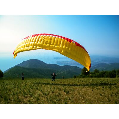 Smartbox Volo in parapendio tra i cieli di Bergamo per 1 persona Smartbox Volo in parapendio tra i cieli di Bergamo per 1 persona
