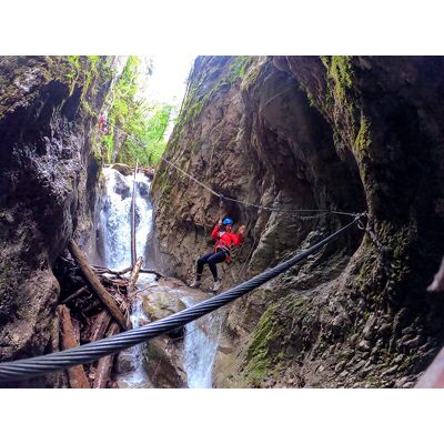 SMARTBOX Regalo esperienza - Canyoning e Tarzaning in Val di Sole - Per Lui SMARTBOX Regalo esperienza - Canyoning e Tarzaning in Val di Sole - Per Lui