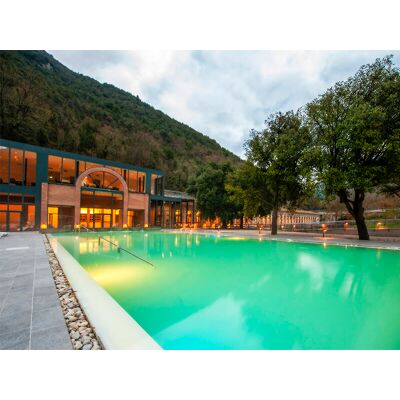 Smartbox Ingresso alla Spa termale Bagni Triponzo, light lunch e massaggio viso per 1 Smartbox Ingresso alla Spa termale Bagni Triponzo, light lunch e massaggio viso per 1