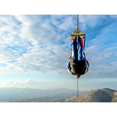 Smartbox Avventura in zipline a Latina con visita alla cantina e degustazione per 1 persona Smartbox Avventura in zipline a Latina con visita alla cantina e degustazione per 1 persona