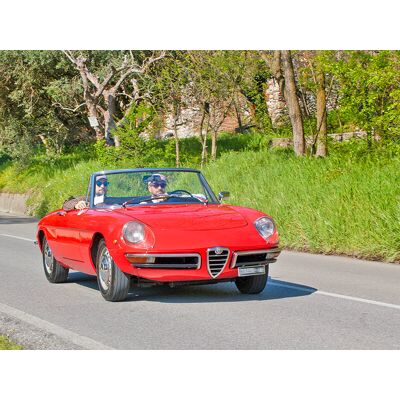 Smartbox 1 giorno alla guida di un'auto d'epoca tra gli itinerari più belli della Toscana Smartbox 1 giorno alla guida di un'auto d'epoca tra gli itinerari più belli della Toscana