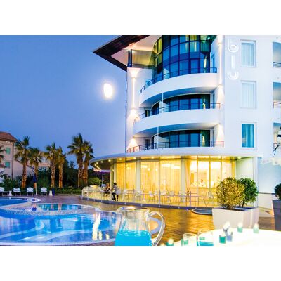 Smartbox 3h di accesso Spa a Rimini con aperitivo in resort 4* per 2 Smartbox 3h di accesso Spa a Rimini con aperitivo in resort 4* per 2