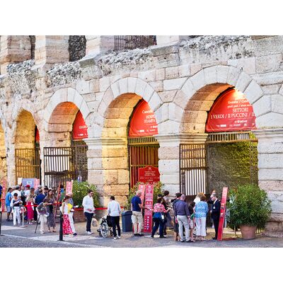 Smartbox 1 biglietto per l'Opera all'Arena di Verona e tour guidato della città di Giulietta Smartbox 1 biglietto per l'Opera all'Arena di Verona e tour guidato della città di Giulietta