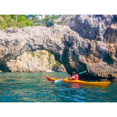 Smartbox Tour in kayak lungo la Costiera Amalfitana per 1 (3h) Smartbox Tour in kayak lungo la Costiera Amalfitana per 1 (3h)