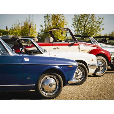 Smartbox Guida di 5h a bordo di un'iconica auto vintage sul Lago di Garda Smartbox Guida di 5h a bordo di un'iconica auto vintage sul Lago di Garda