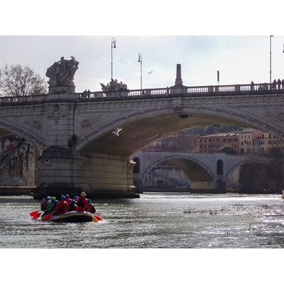 Smartbox Divertimento e risate con il rafting sul Tevere a Roma per 2 Smartbox Divertimento e risate con il rafting sul Tevere a Roma per 2