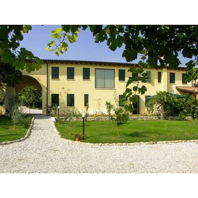 Smartbox 2 notti in agriturismo con pranzo, degustazione di vino e noleggio bici elettrica per 2 Smartbox 2 notti in agriturismo con pranzo, degustazione di vino e noleggio bici elettrica per 2
