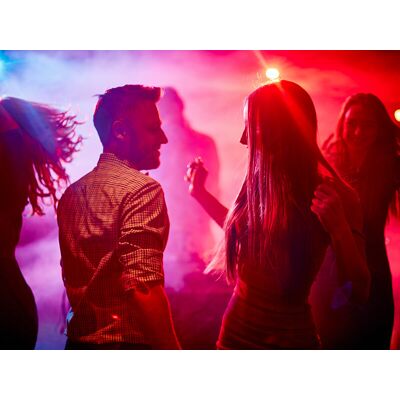 Smartbox Weekend Premium Club a Berlino: 2 notti in hotel 4* con pacchetto VIP per 6 club Smartbox Weekend Premium Club a Berlino: 2 notti in hotel 4* con pacchetto VIP per 6 club