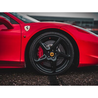 Smartbox 2 giri su una Ferrari 458 sul Circuito Internazionale di Busca in Piemonte Smartbox 2 giri su una Ferrari 458 sul Circuito Internazionale di Busca in Piemonte
