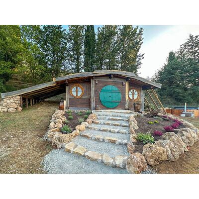 Smartbox Magico soggiorno di 1 notte in una Casa Hobbit in Toscana Smartbox Magico soggiorno di 1 notte in una Casa Hobbit in Toscana