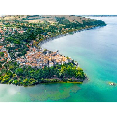 Smartbox Tour panoramico in elicottero sopra la città di Roma e il Lago di Bracciano per 2 persone Smartbox Tour panoramico in elicottero sopra la città di Roma e il Lago di Bracciano per 2 persone