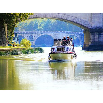 Smartbox Tour in barca sul Tevere e visita all'Ara Pacis: arte e bellezza a Roma Smartbox Tour in barca sul Tevere e visita all'Ara Pacis: arte e bellezza a Roma