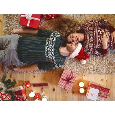 Smartbox Un Natale insolito: 1 o 2 notti in Glamping, case sull'albero e originali camere a tema Smartbox Un Natale insolito: 1 o 2 notti in Glamping, case sull'albero e originali camere a tema