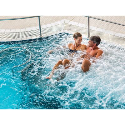 Smartbox Benessere di coppia: 1 romantica notte e accesso alle piscine termali Smartbox Benessere di coppia: 1 romantica notte e accesso alle piscine termali