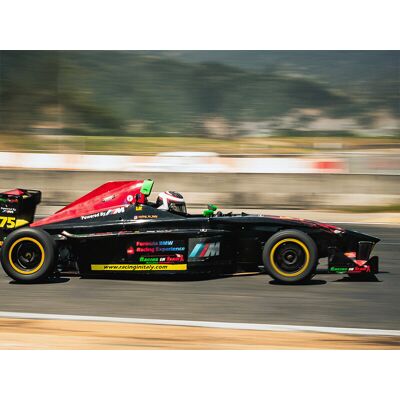 Smartbox 10 giri in Formula 4 con video nell'Autodromo di Varano Smartbox 10 giri in Formula 4 con video nell'Autodromo di Varano