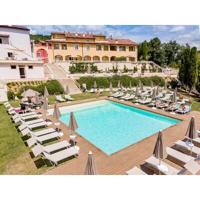 Smartbox Gusto e relax in Toscana: 1 notte in Suite con vasca idromassaggio e aperitivo Smartbox Gusto e relax in Toscana: 1 notte in Suite con vasca idromassaggio e aperitivo