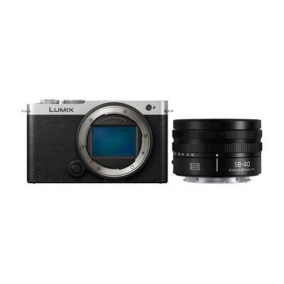 Panasonic Lumix DC-S9 + S 18-40 mm f/4,5-6,3 argento/nero Panasonic Lumix DC-S9 + S 18-40 mm f/4,5-6,3 argento/nero