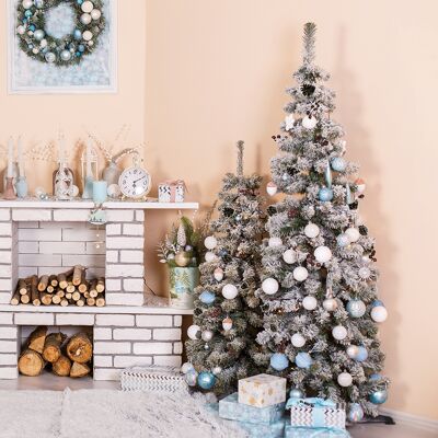 Galileo <p>Albero di Natale innevato 450 rami h. 150 cm, bacche e pigne, New Sestriere Santa's House</p> Galileo <p>Albero di Natale innevato 450 rami h. 150 cm, bacche e pigne, New Sestriere Santa's House</p>
