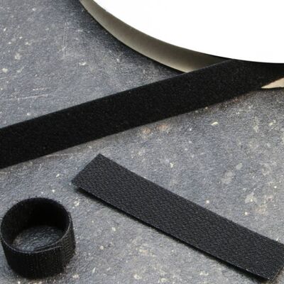 SPRINTIS 1 Rotolo - Nastro a strappo a doppia faccia, rotolo con 25 m 20 mm nero, nylon poliestere SPRINTIS 1 Rotolo - Nastro a strappo a doppia faccia, rotolo con 25 m 20 mm nero, nylon poliestere