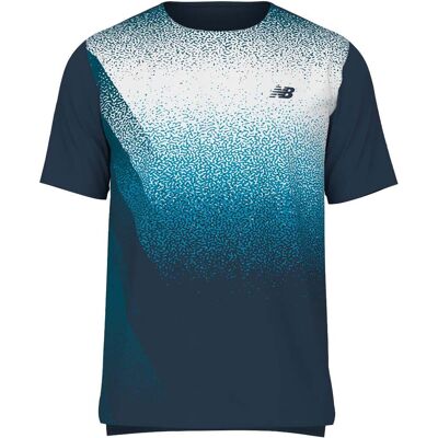 New Balance - T-shirt ultraleggero e traspirante - Race Day Ultra Light Printed T-Shirt Altitude in Poliestere Riciclato - Taglia S - Blu New Balance - T-shirt ultraleggero e traspirante - Race Day Ultra Light Printed T-Shirt Altitude in Poliestere Riciclato - Taglia S - Blu