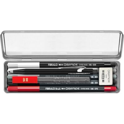 Caran d'Ache RYLSEE 3000.323 Set di lettering + 1 corso creativo online in custodia in metallo grigio Caran d'Ache RYLSEE 3000.323 Set di lettering + 1 corso creativo online in custodia in metallo grigio