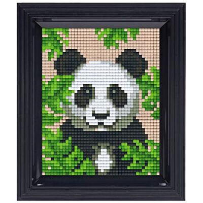 Pracht Creatives Hobby Pixel Panda a mosaico per confezioni regalo, immagine pixel con cornice, sistema a innesto facile da usare, senza stirare o incollare, pietre in bioplastica Pracht Creatives Hobby Pixel Panda a mosaico per confezioni regalo, immagine pixel con cornice, sistema a innesto facile da usare, senza stirare o incollare, pietre in bioplastica