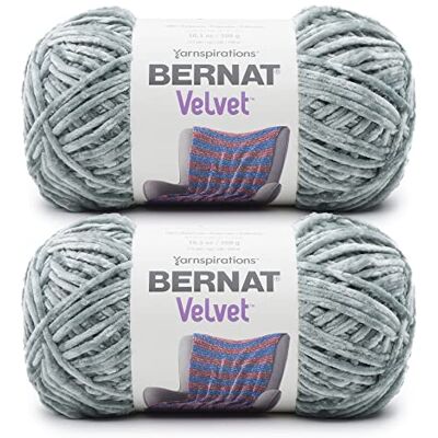Bernat Velvet Smokey Green 2 confezioni da 300 g, poliestere, 5 voluminose, 300 m, per maglia/uncinetto Bernat Velvet Smokey Green 2 confezioni da 300 g, poliestere, 5 voluminose, 300 m, per maglia/uncinetto