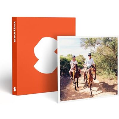 Smartbox Cofanetto Regalo Fuga di 2 Giorni con Passeggiata a Cavallo Idea Regalo Originale Una Notte con gita a Cavallo o lezione di Equitazione per 2 Smartbox Cofanetto Regalo Fuga di 2 Giorni con Passeggiata a Cavallo Idea Regalo Originale Una Notte con gita a Cavallo o lezione di Equitazione per 2