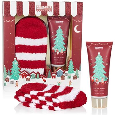 Brubaker Cosmetics Set Regalo di Natale Profumo di Bacche Invernali Calzini di Peluche Extra Morbidi Con 110 Ml di Lozione per I Piedi Pedi cure Set Natalizio per Donne e Uomini Brubaker Cosmetics Set Regalo di Natale Profumo di Bacche Invernali Calzini di Peluche Extra Morbidi Con 110 Ml di Lozione per I Piedi Pedi cure Set Natalizio per Donne e Uomini