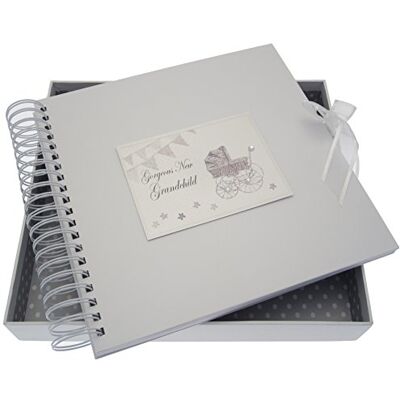 WHITE COTTON CARDS New Grandchild memory card/Book (argento carrozzina e bandierine) WHITE COTTON CARDS New Grandchild memory card/Book (argento carrozzina e bandierine)