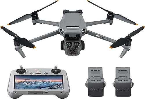 DJI Mavic 3 Pro Fly More Combo con  RC (radiocomando con schermo), drone con tripla fotocamera e Hasselblad con CMOS da 4/3, trasmissione video fino a 15 km, 3 batterie, Stazione di ricarica ecc.